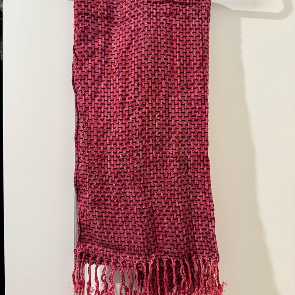 Elegant Pink Woven Scarf